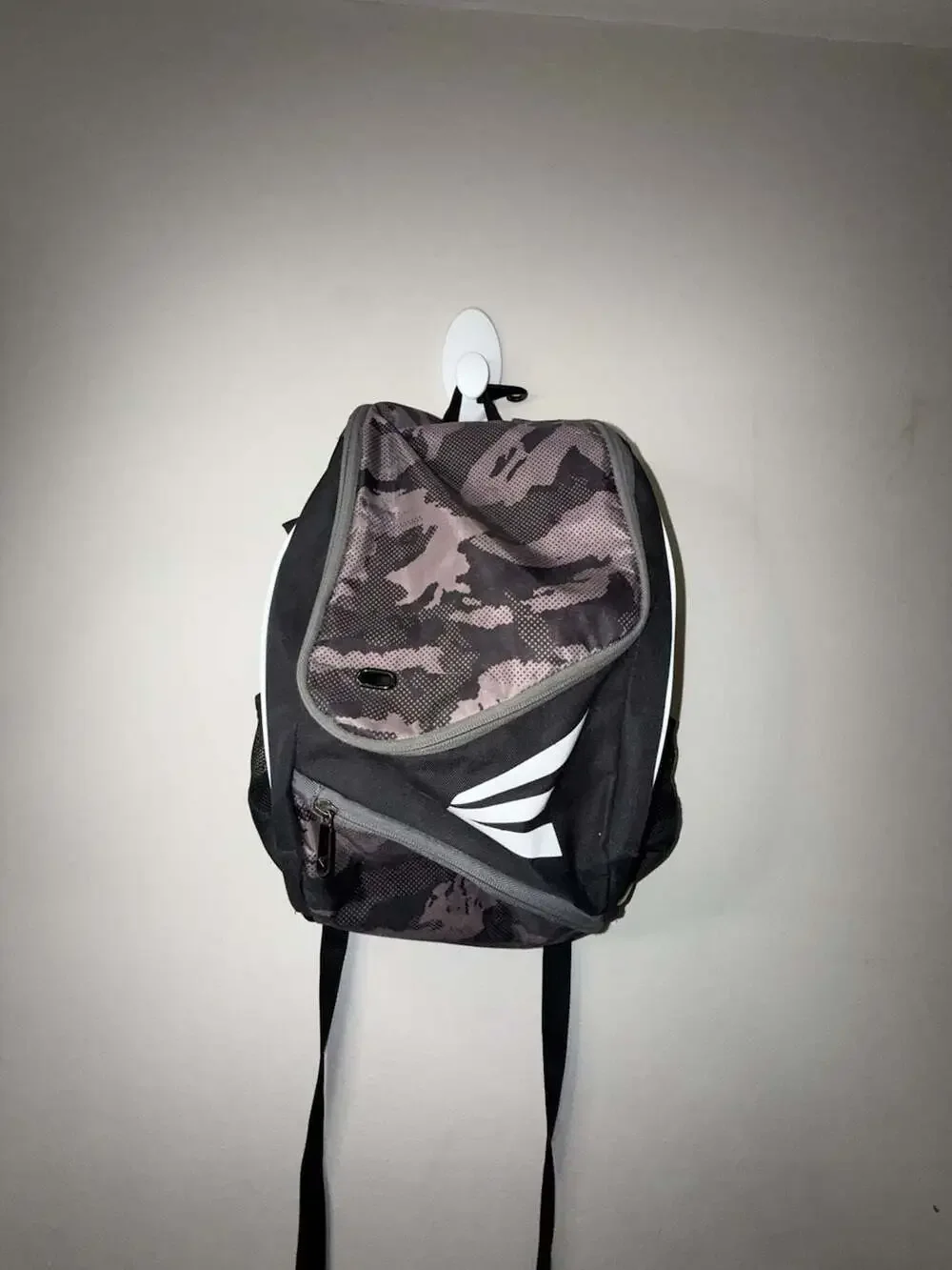 Easton E110BP Camouflage Baseball Softball Bat Pack Backpack